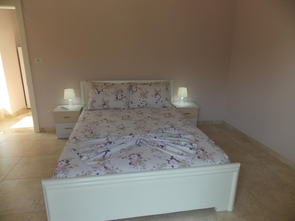 Linda Home Sarandë Buitenkant foto